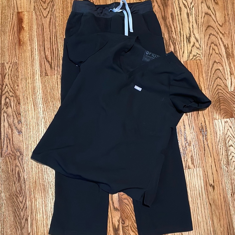 FIGS Black Scrubs